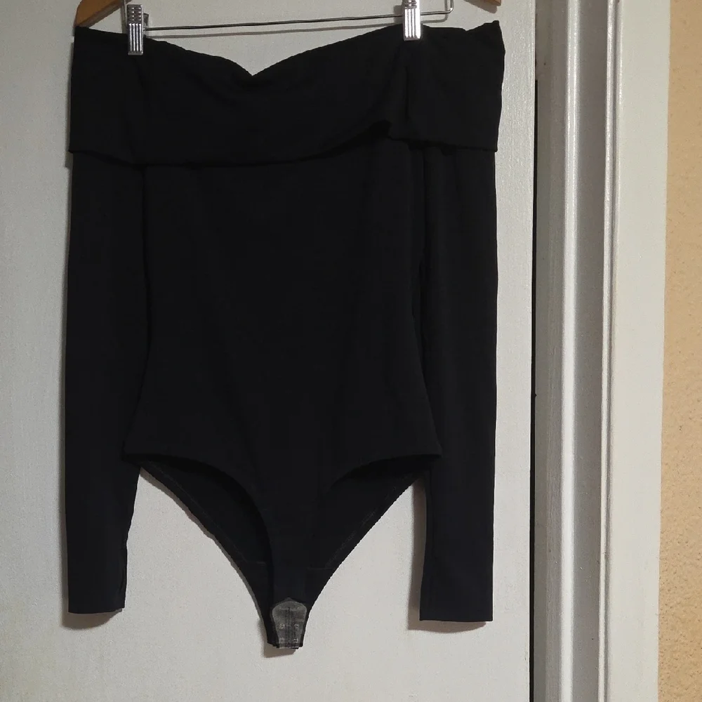 Alice + Olivia Classic Black Garment - Picture 11 of 13